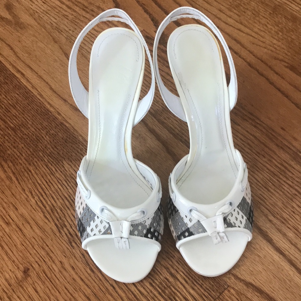 New Burberry white check sandal, 7.5 - Picture 2 of 14